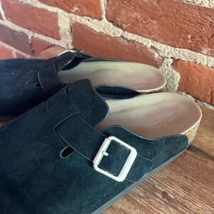 Universal Thread “Birkenstock” style Clogs